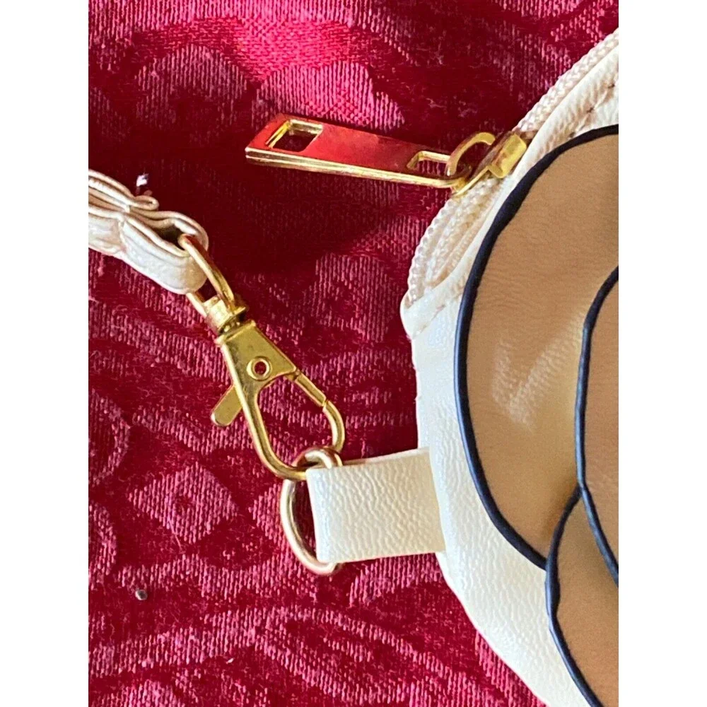Adorable Sax rose wristlet